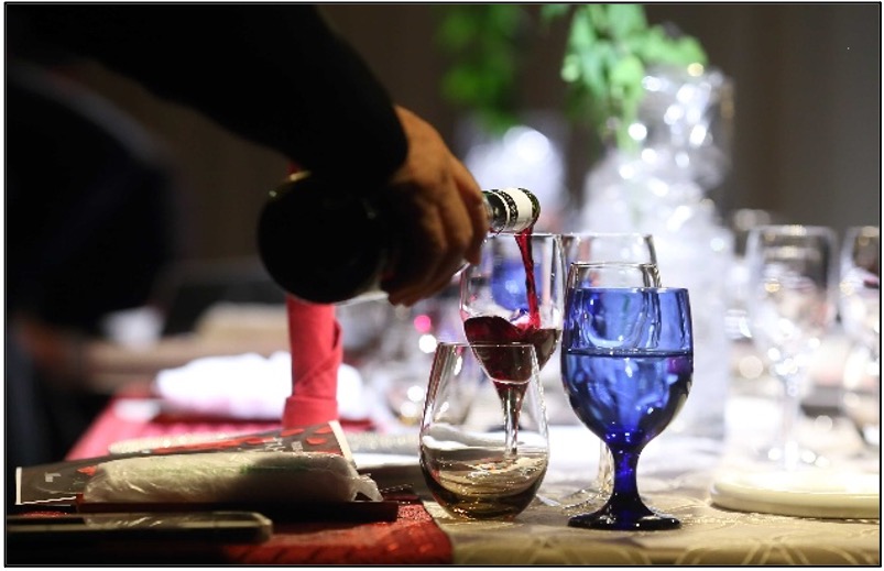 サービススタッフ02